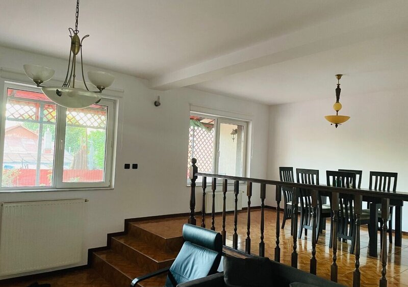 Colentina casa single 4 camere si garaj